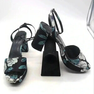 Charles and Keith Floral Pattern Platform Sandals Blue  Black sz 8